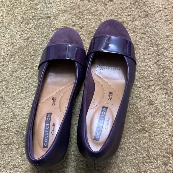 Burgundy Clark’s pumps size 5 - Picture 8 of 12